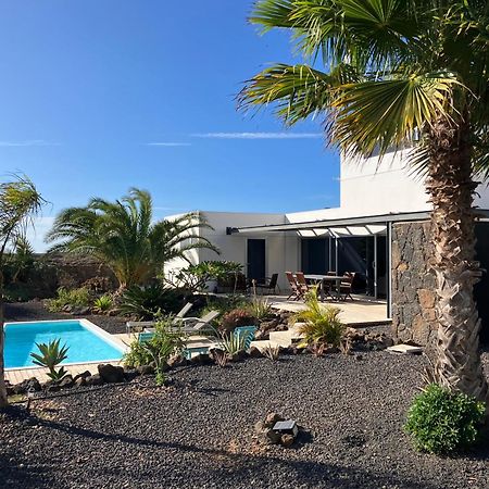 Majanicho Rock - Villa With Heated Pool Lajares Buitenkant foto