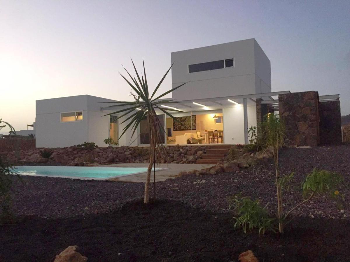 Majanicho Rock - Villa With Heated Pool Lajares Buitenkant foto